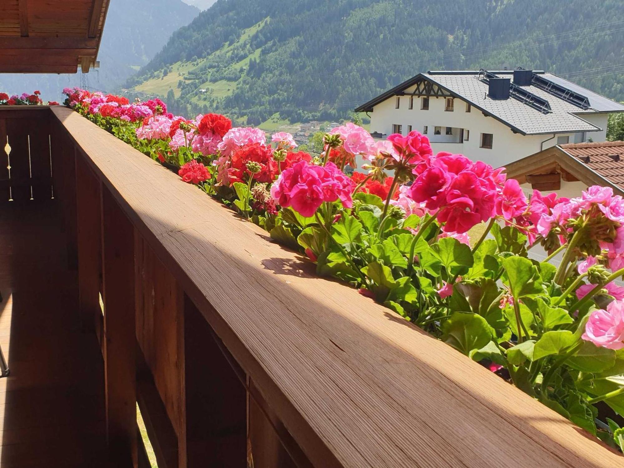 Haus Anna Ein Haus Mit Herz Fliess Ruang foto